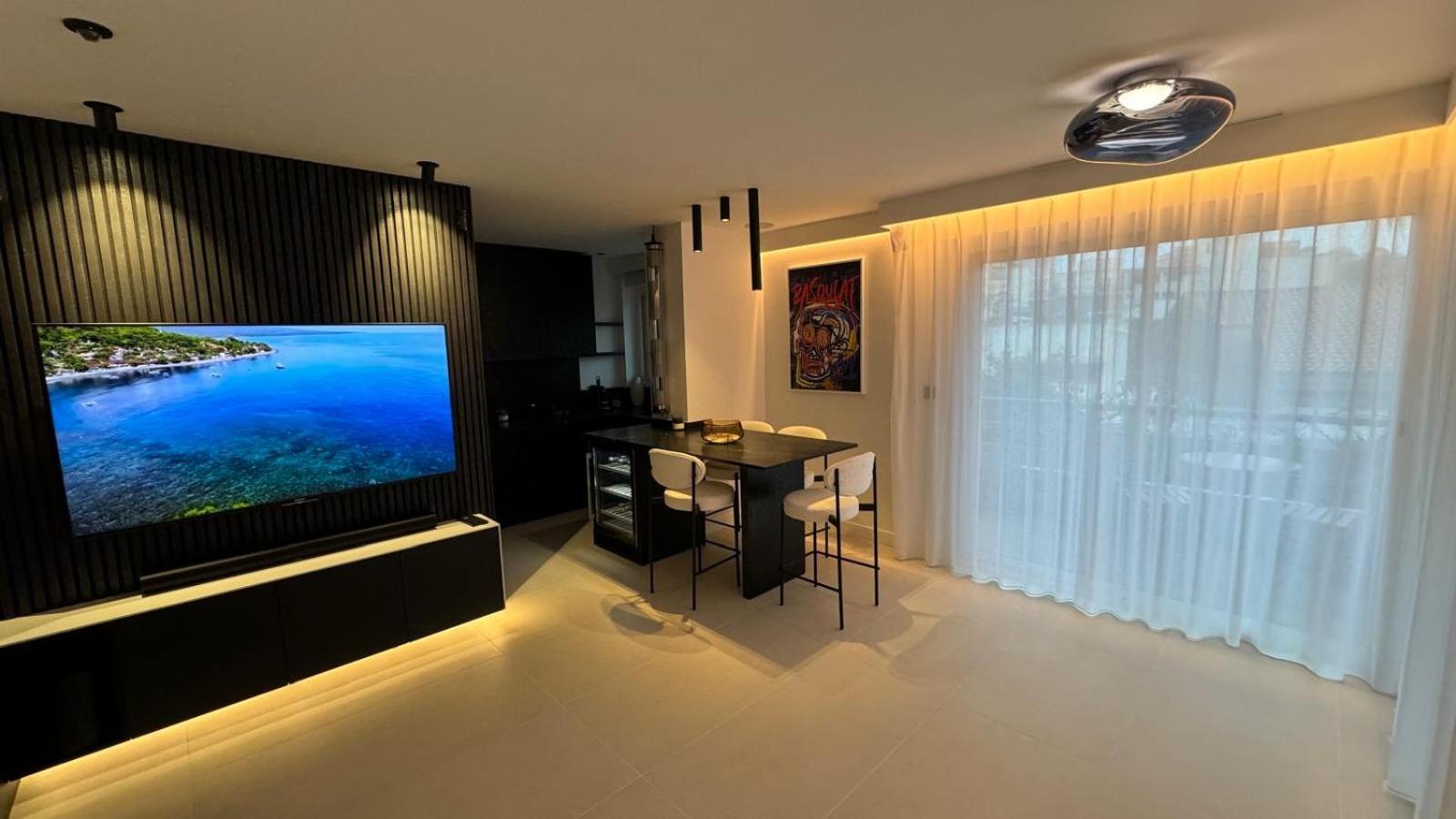 Appartement Luxueux Plein Centre De Cavalaire A 2Mn De La Plage Exterior photo